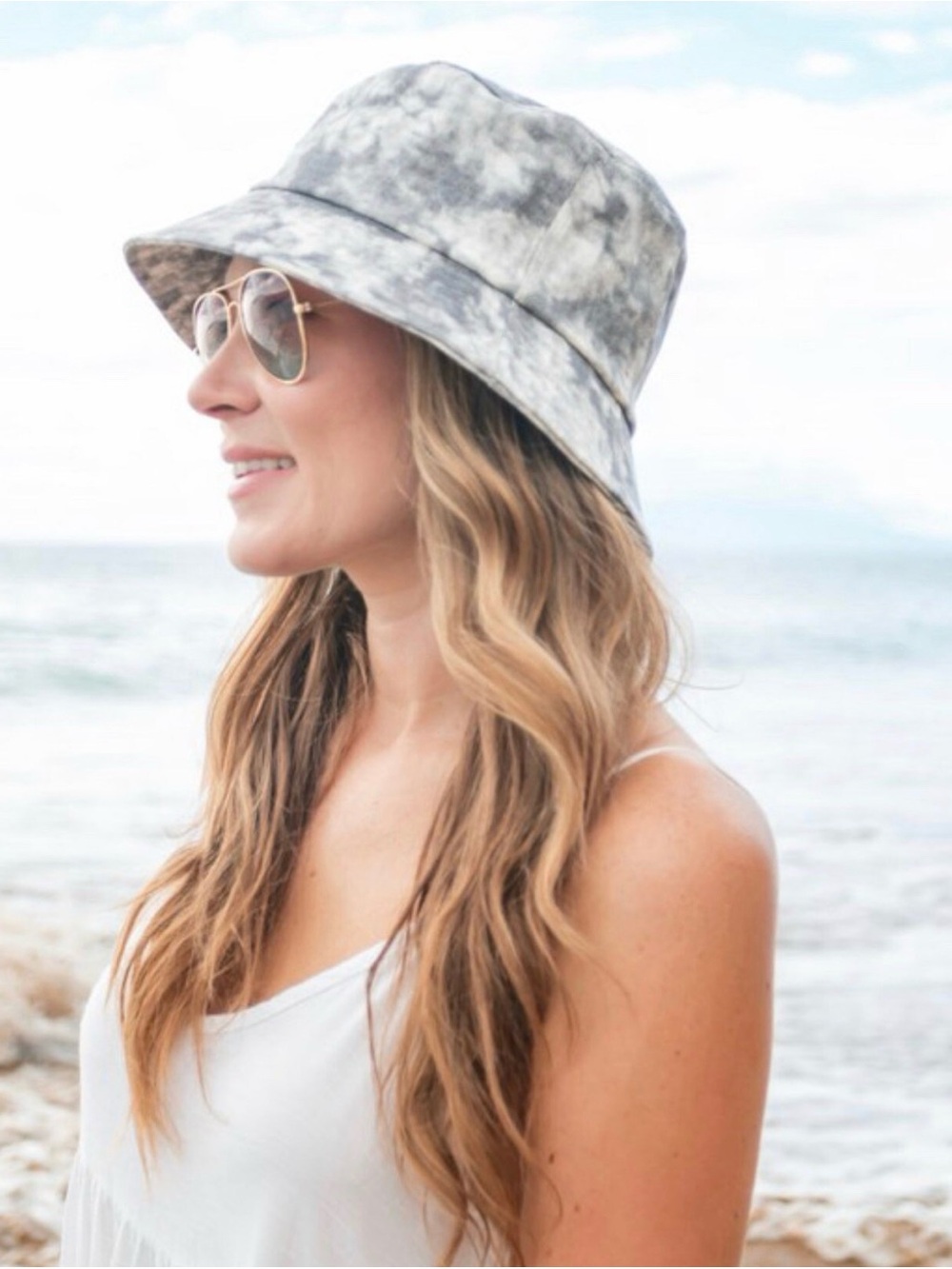 White / Blue Print Bucket Hat - Women’s Summer Sun Hat